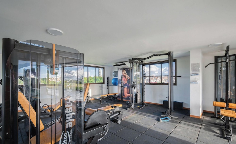 Studio in Condo w/ Pool and Gym Ftw1106