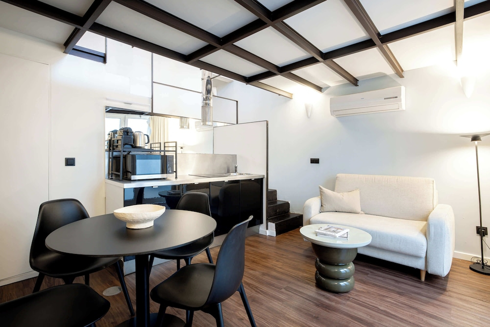 Fine Arts Ateliers by Olala Homes