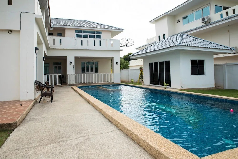 Play Pool Villa Pattaya
