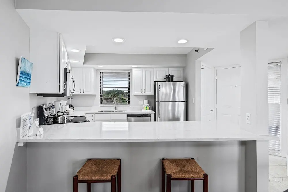 Beachside One 4033