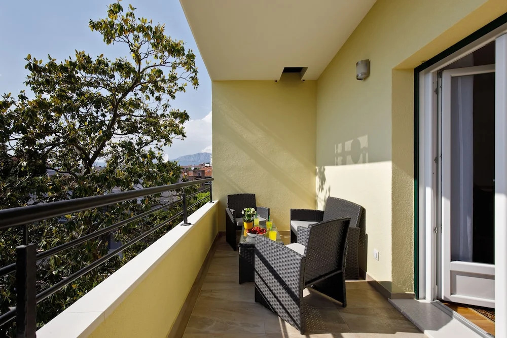 Luxury beach apartment private parking