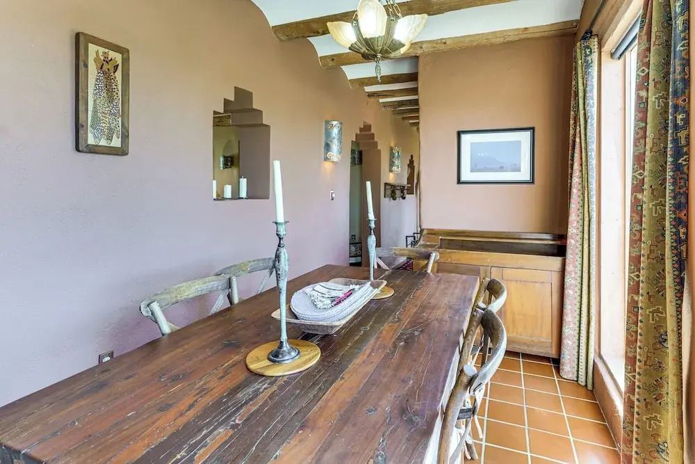 14 Mi to Taos Ski Valley: Mtn-view Gem w/ Patio!