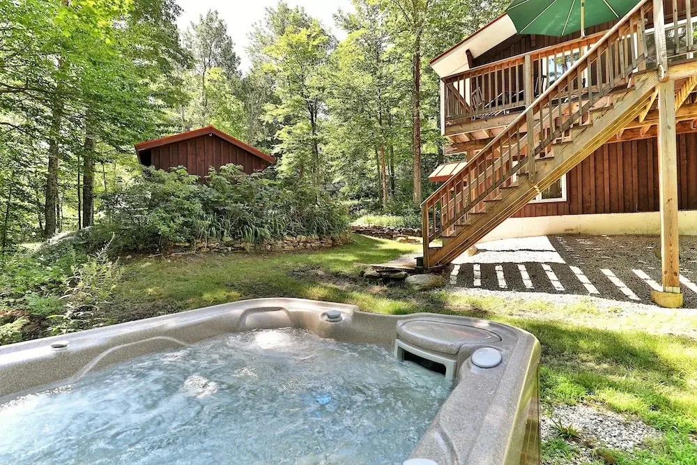 "the Shack" At Killington: 3br/1.5ba Remodeled Home. Hot Tub. 3 Bedroom Home