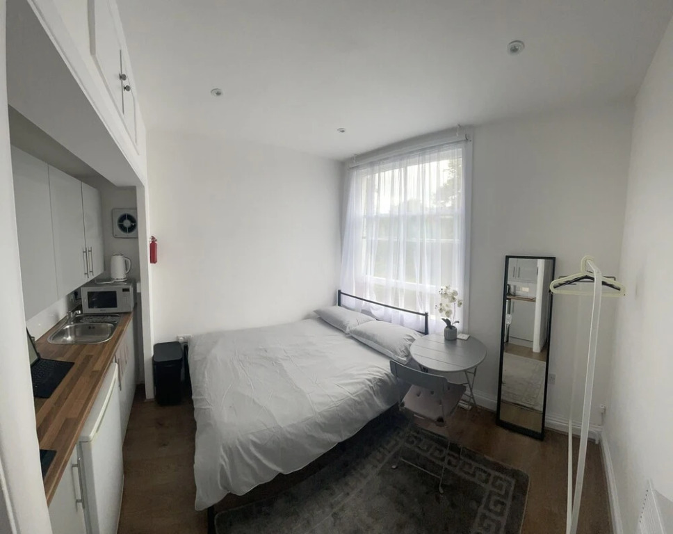 Charming Studio in London - 1 Person Only