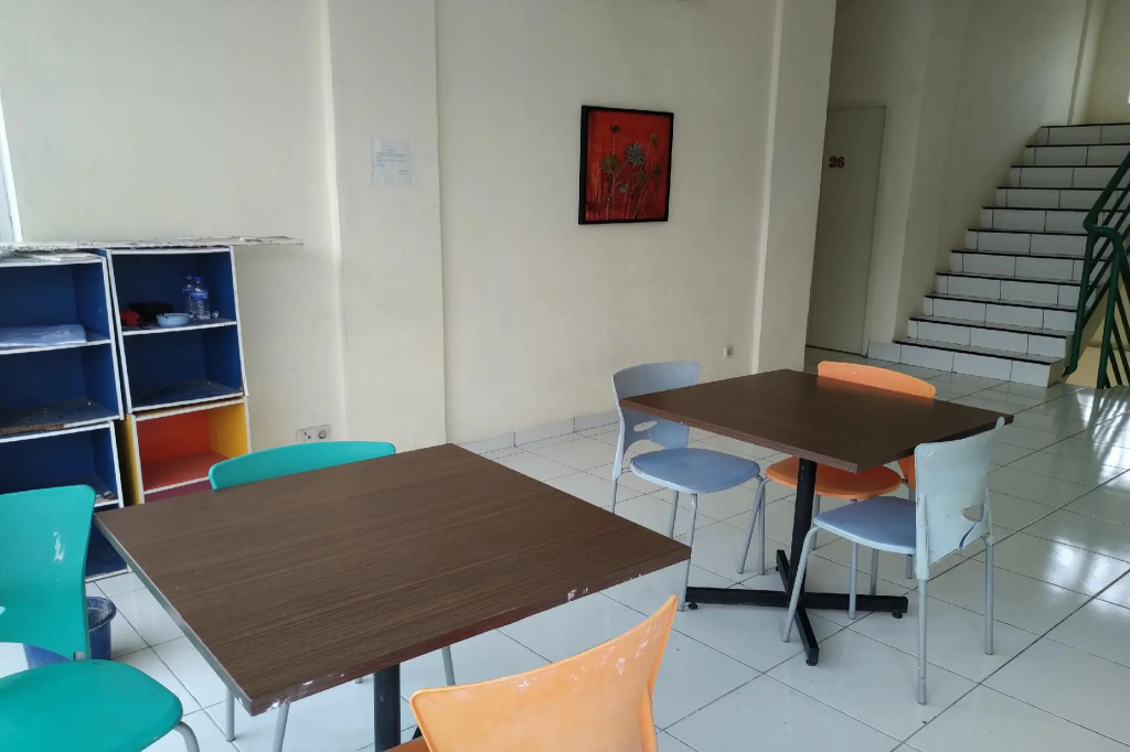 OYO 3499 J8 Hotel
