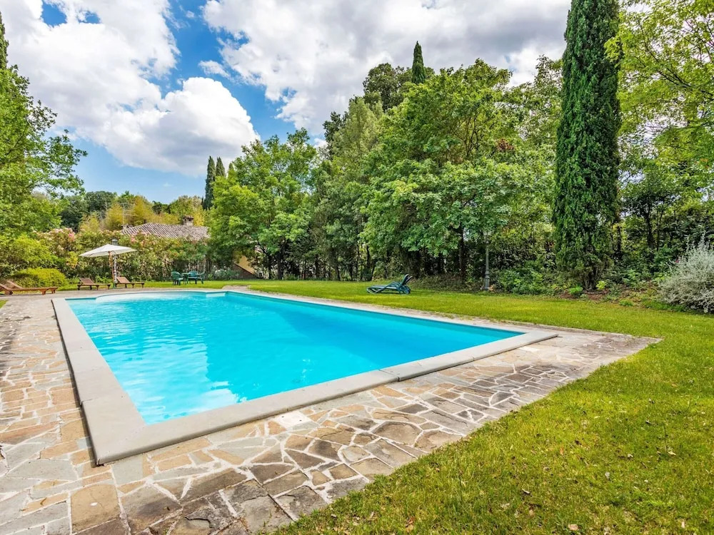 House in Umbria with Pool & Garden Views
