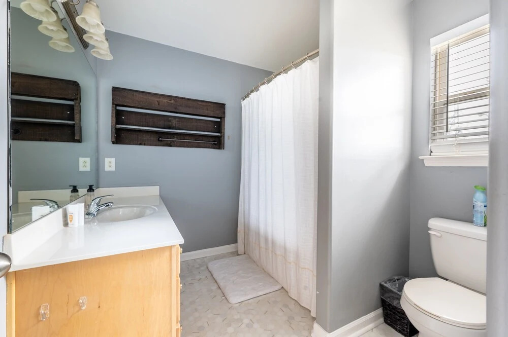 Cozy Remodeled House With Views Prime Location 3 Bedroom Home by RedAwning