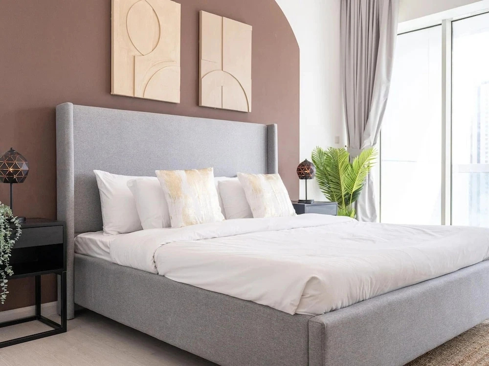 Dubai Marina - Stunning Huge 4 Bedroom Apts Near JBR - Gym - Pool - Parking