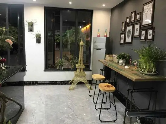 fanghua Hotel