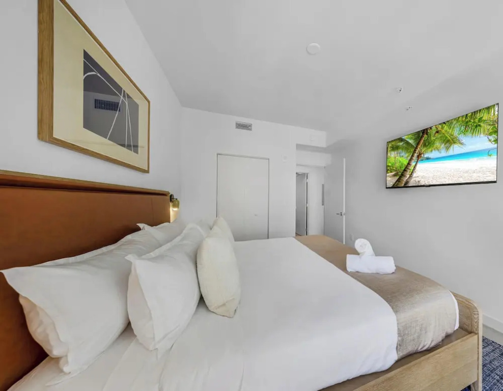 Elite 1BR & Rooftop Pool in Miami