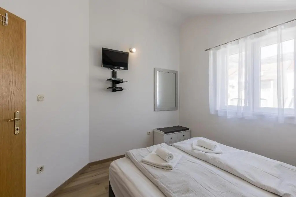 Apartments Jelavic Bol
