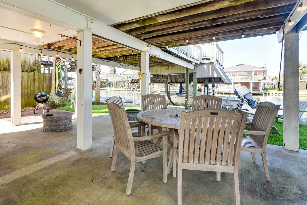 < 1 Mi to Ocean: Water-view Home in Jamaica Beach
