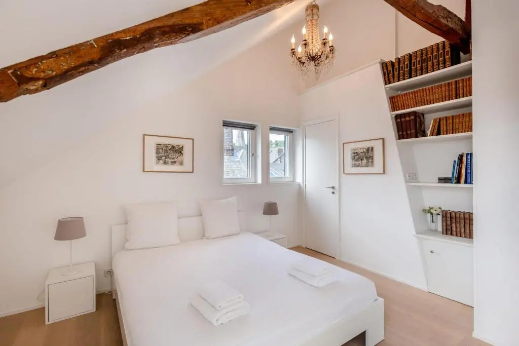 Hypolite 5 New- Elegant flat - 80 meters from the Port of Honfleur