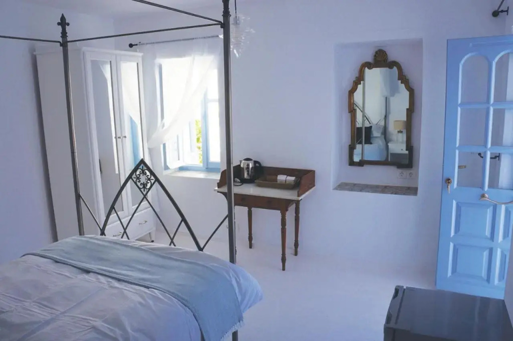 Eumorphia Studios & Apartments