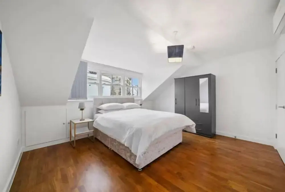Flat 2 Victoria Grove