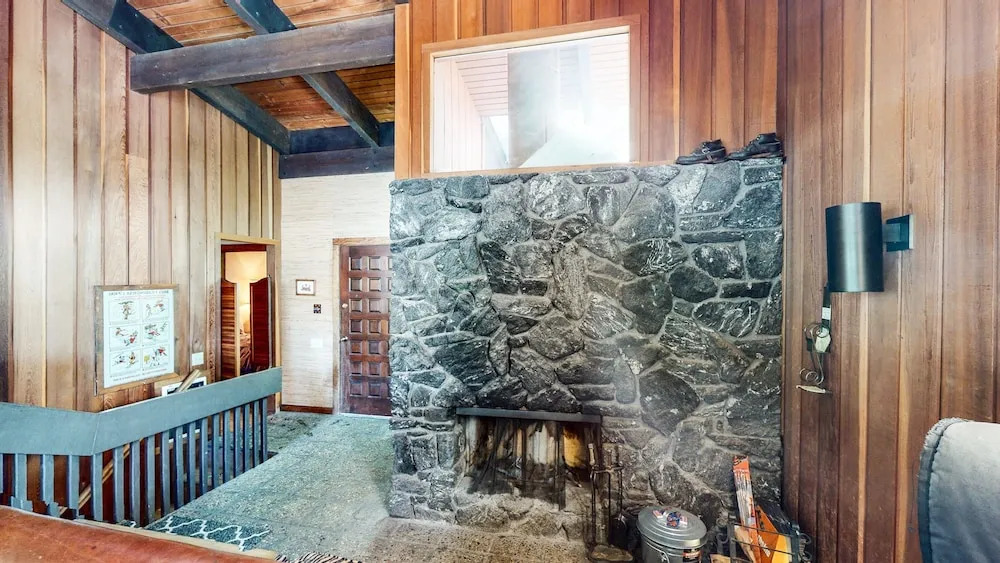 Mammoth West 124 Spacious Condo great for large group, Walk to Canyon by RedAwning