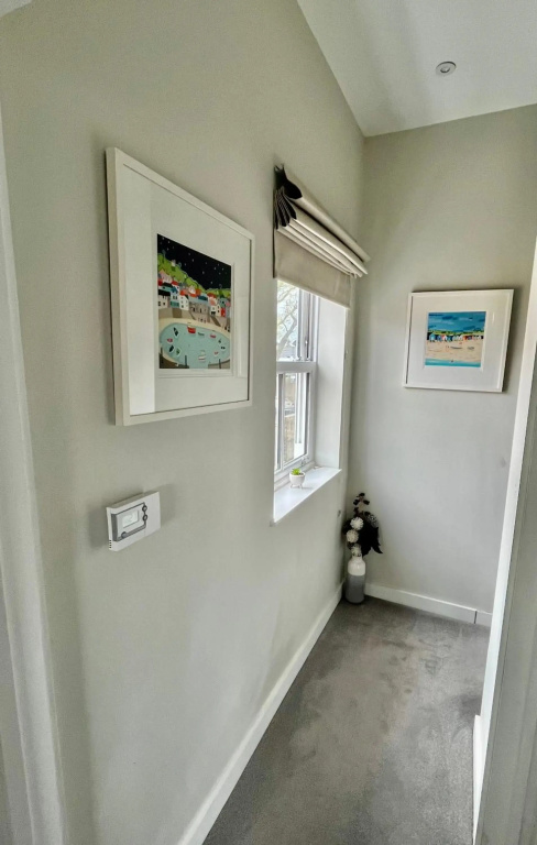 PRIVATE GATED BRAND NEW, FULLY RENOVATED HOUSE 3 BEDS SLEEPS FIVE Free PARKING