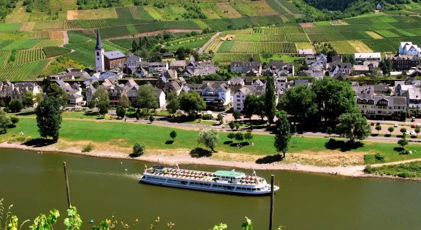 Weinhaus Hirschen Bruttig