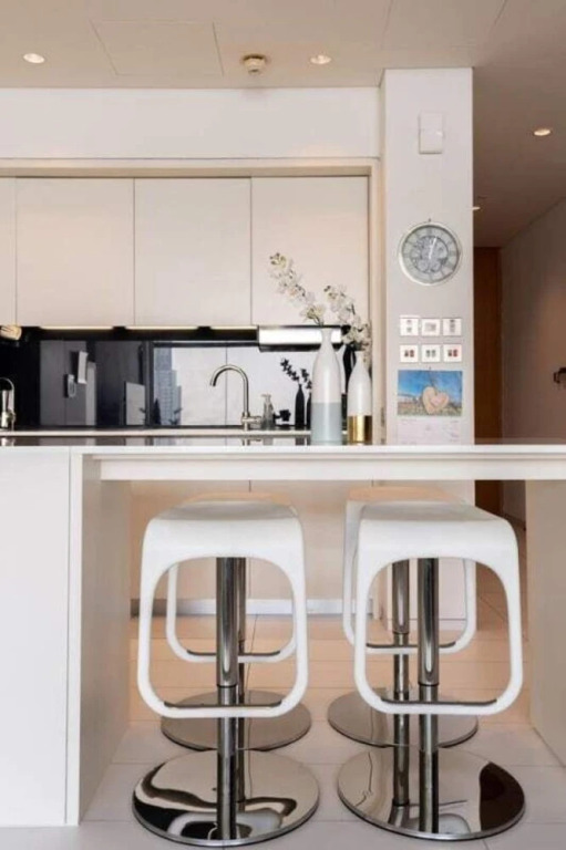 Amazing Skyline Views Apartment in Index Tower