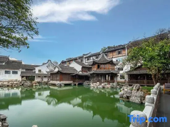 XUANDE GATE HOTEL