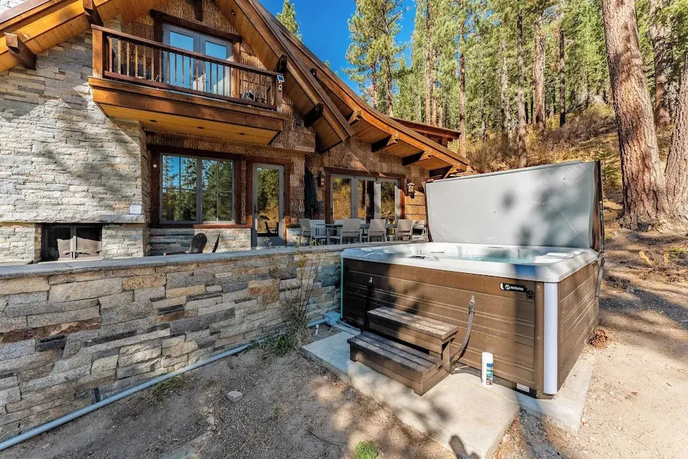 Hunter by Avantstay Award-winning Riverfront Cabin 5 Minutes From Palisades