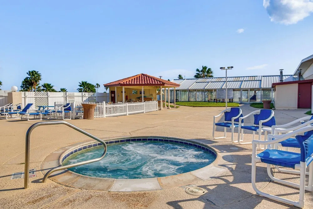 Wildlife Views & Dock! Long Island Village Escape