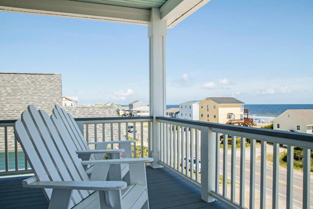 Conch Out by Oak Island Accommodations