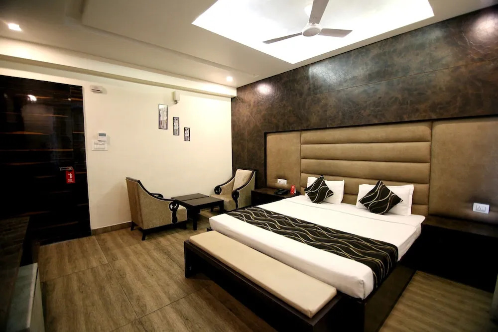 OYO 4779 Hotel Vansh Palace
