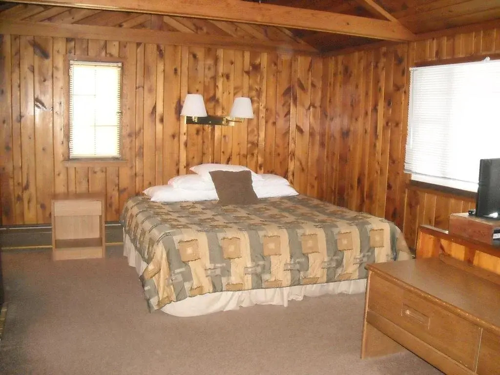 Calamity Peak Lodge