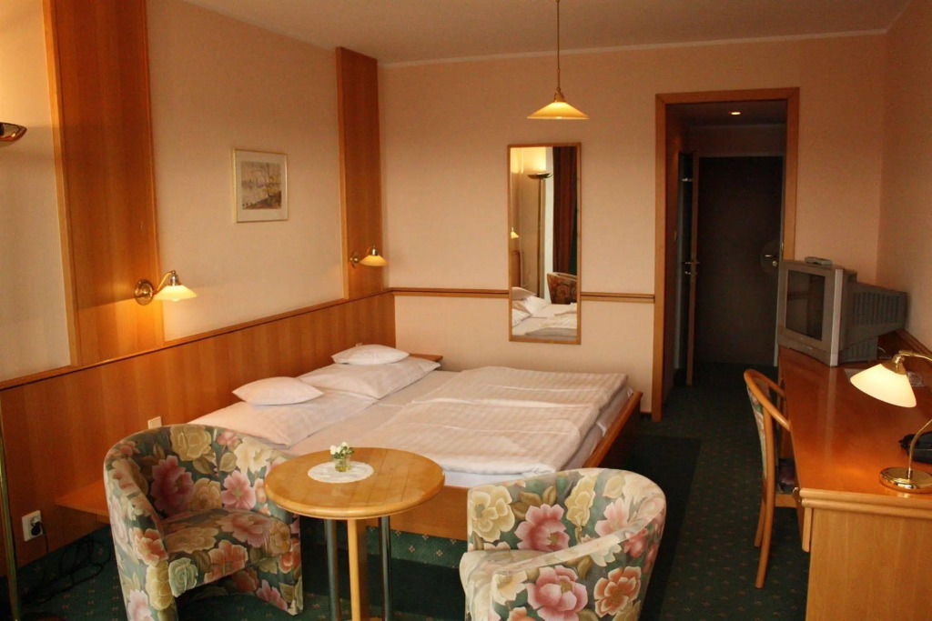 Hotel Monica