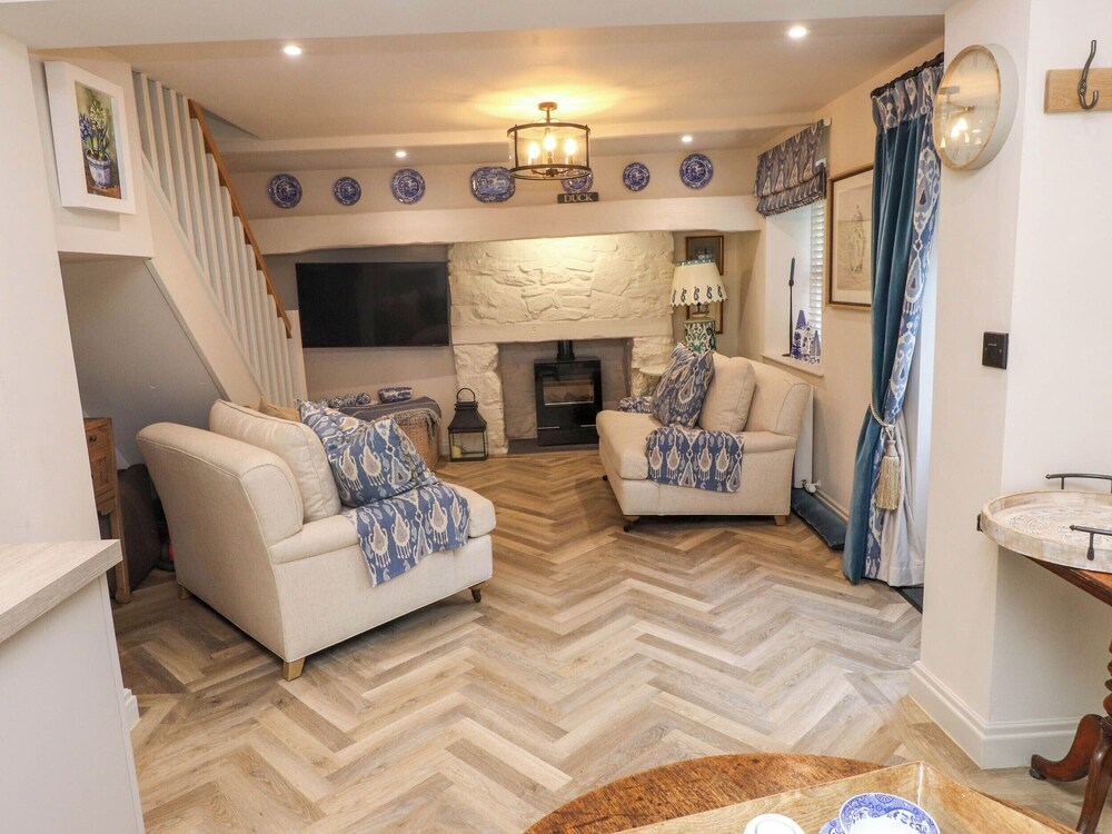 6 Uppergate Street Rose Cottage