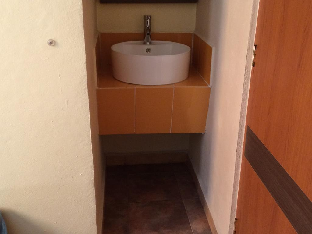 Hotel H