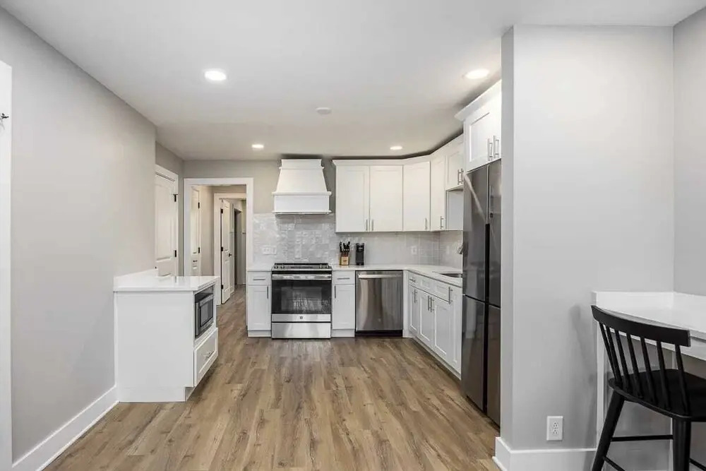 24-guest Retreat The Nomad: Studio x2, 1BR x4