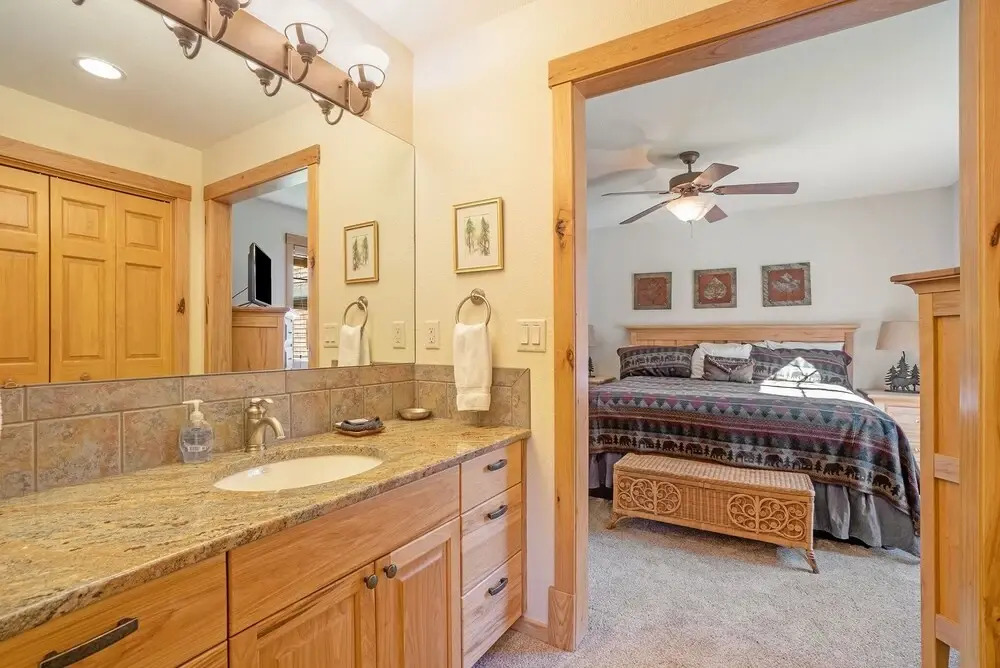 Solitude Bobcat #2 - Estes Park 2 Bedroom Condo by RedAwning