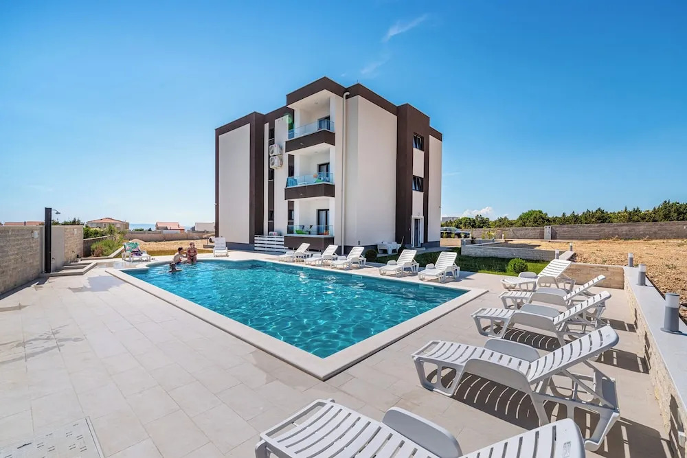 Deluxe Villa Laura With Pool Studio 1b