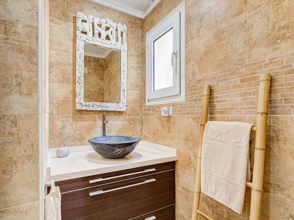Villa in Oliva near Platja dOliva Beach
