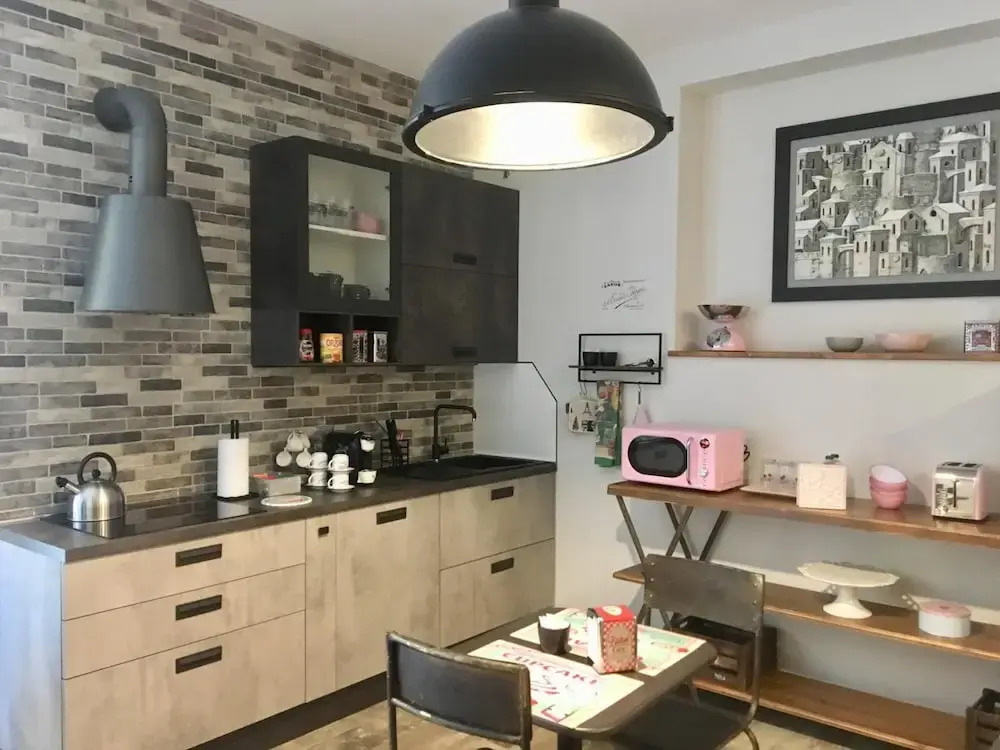 INDUSTRIAL CHIC HOUSE - Private parking