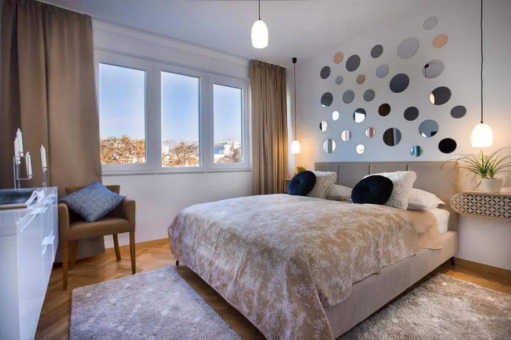 Deluxe City Center Blue Apartment