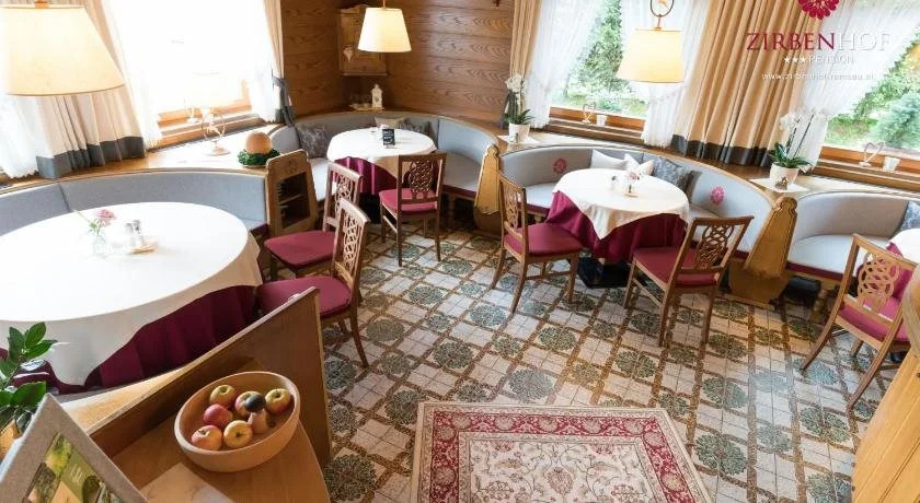 Der Zirbenhof