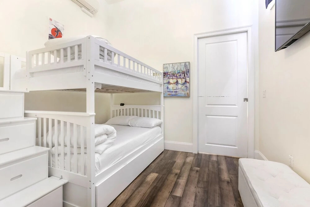 Charming New Orleans Townhouse Near All City Hot Spots