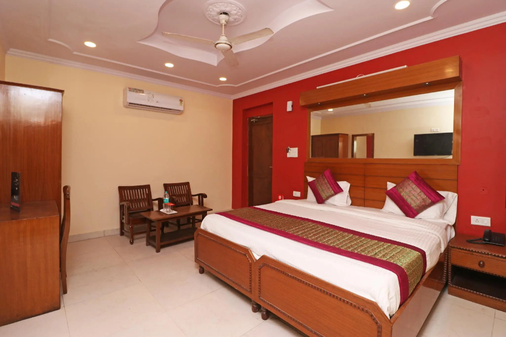 Hotel O Royal Palace