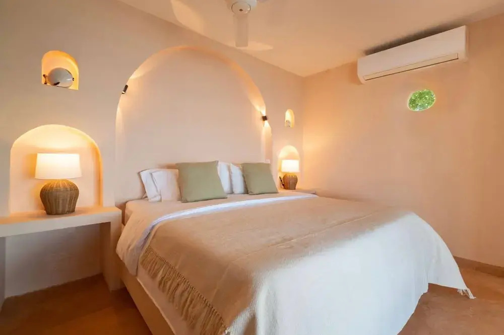Stunning 6BR Beachfront Villa in Rosario