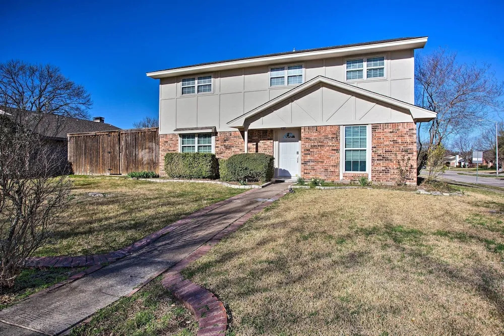 Richardson Home w/ Pool, Hot Tub & Arcade Games