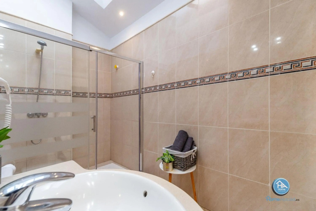 HomeAbroad Apartments - Ático Deluxe Fuengirola with FREE Parking