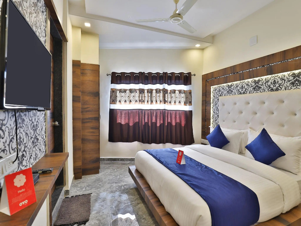 OYO 11067 Hotel Swastik Inn