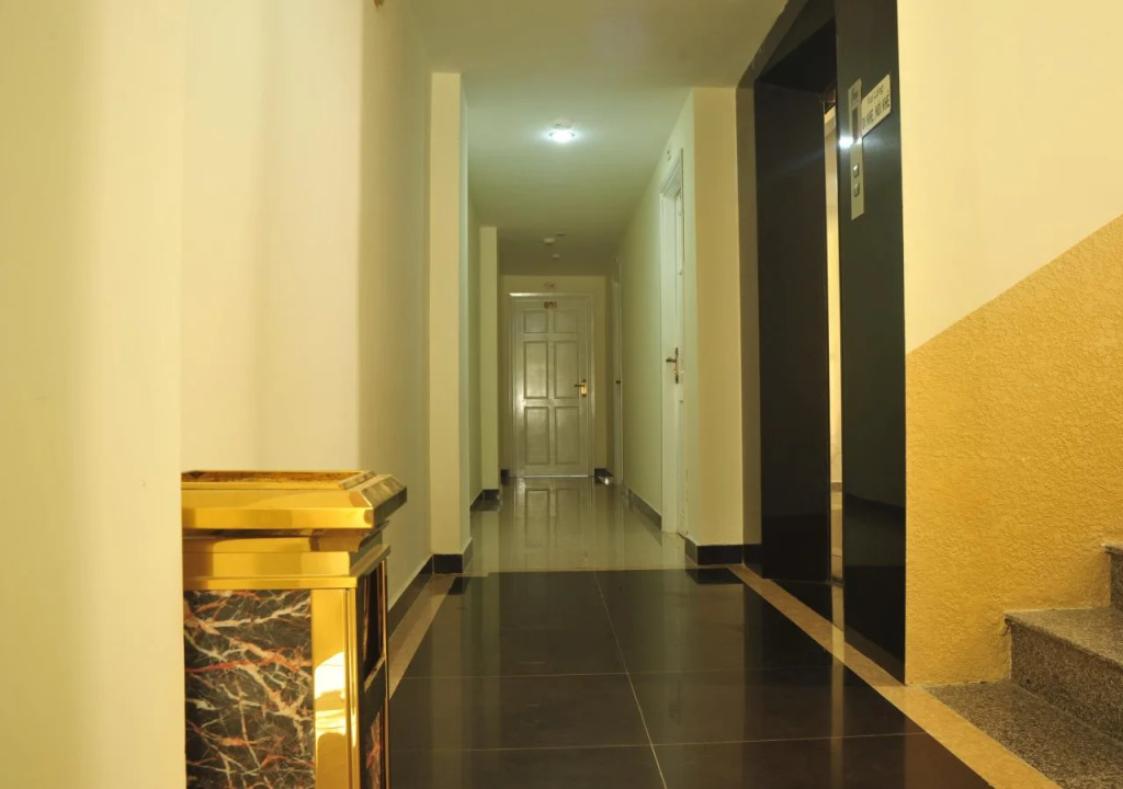 Lee Park Hotel