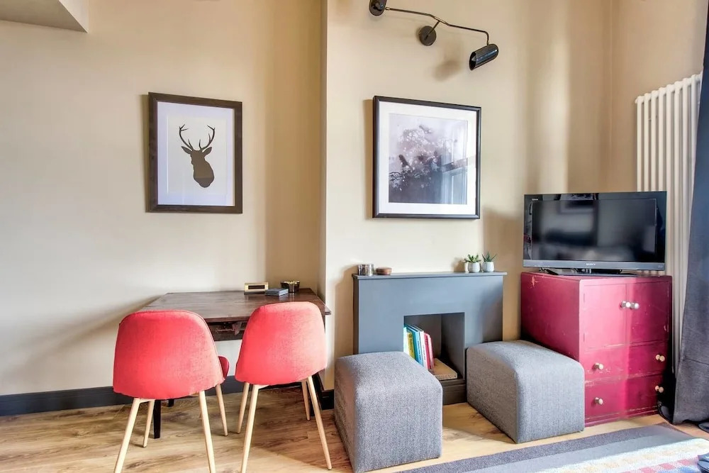 Lothian Road Apt With Castle View & Elevator