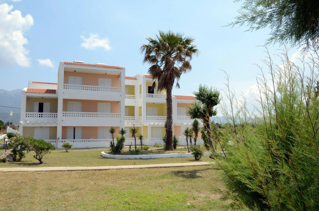 Byron Apartments