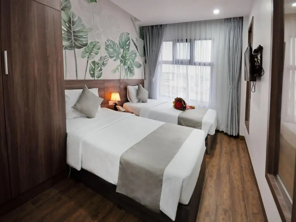 Mega Light Hotel