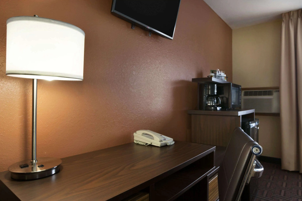 Super 8 by Wyndham Mount Vernon, IL